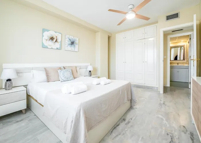 Oleholidays Napoleon 1 Junto A Alicate Playa マルベーリャ